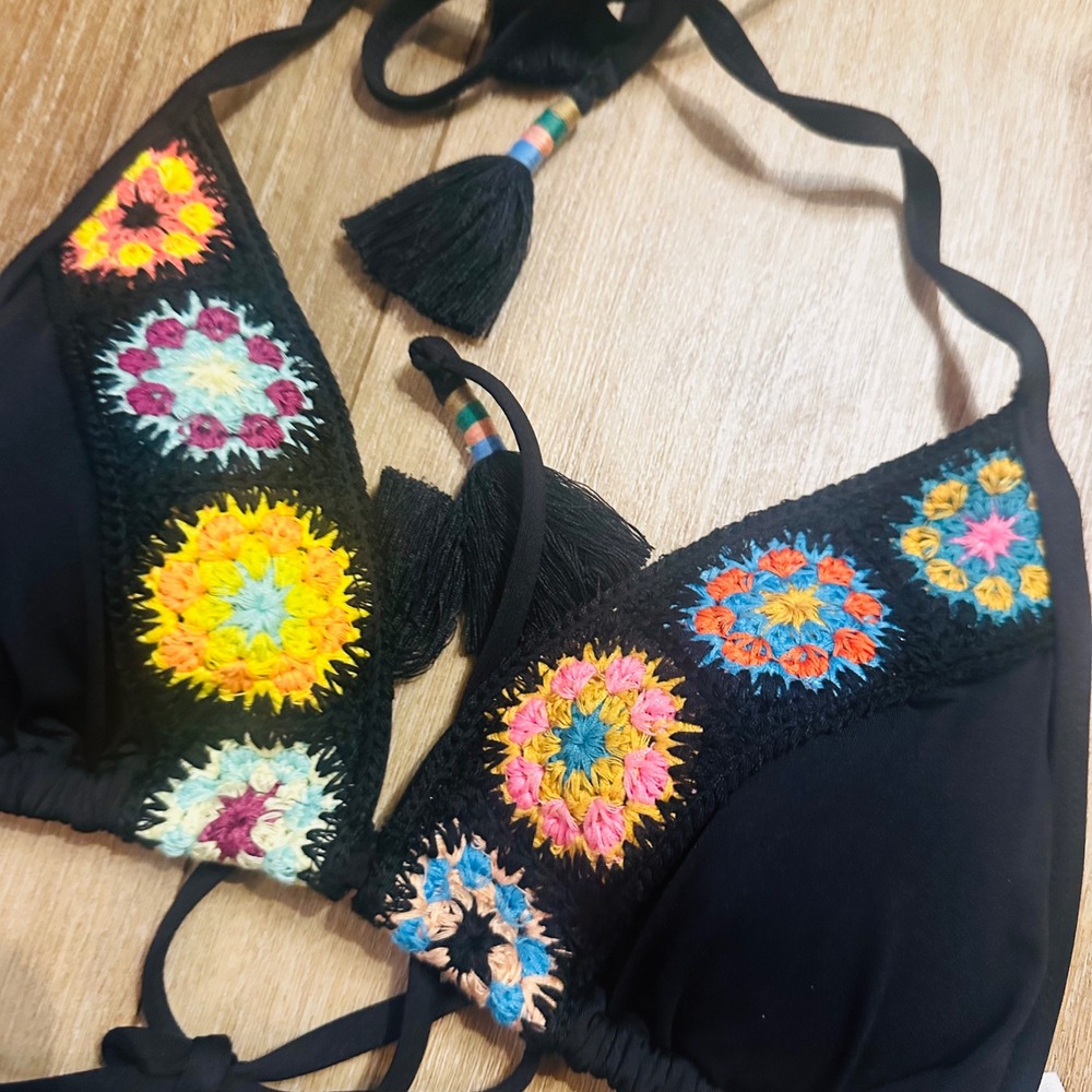 Isabella Rose Womens Crochet Floral Tassel Bikini Set Black Medium 4162064M - Picture 2 of 9